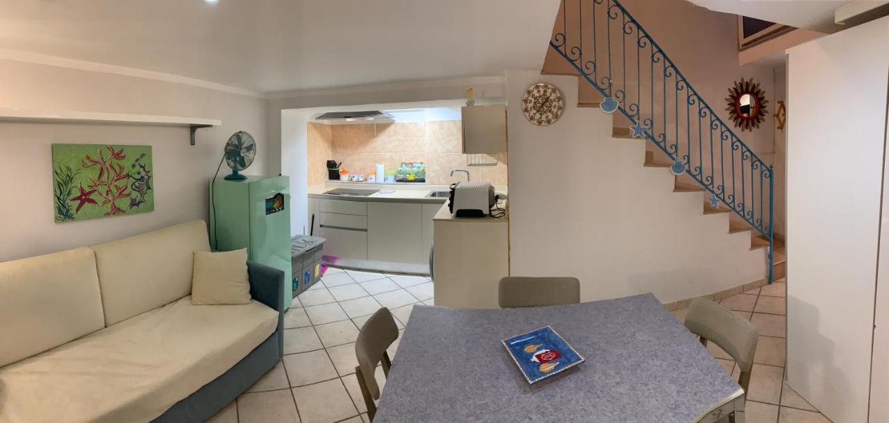 Casetta Blue House Gaeta Via Dell'Indipendenza מראה חיצוני תמונה