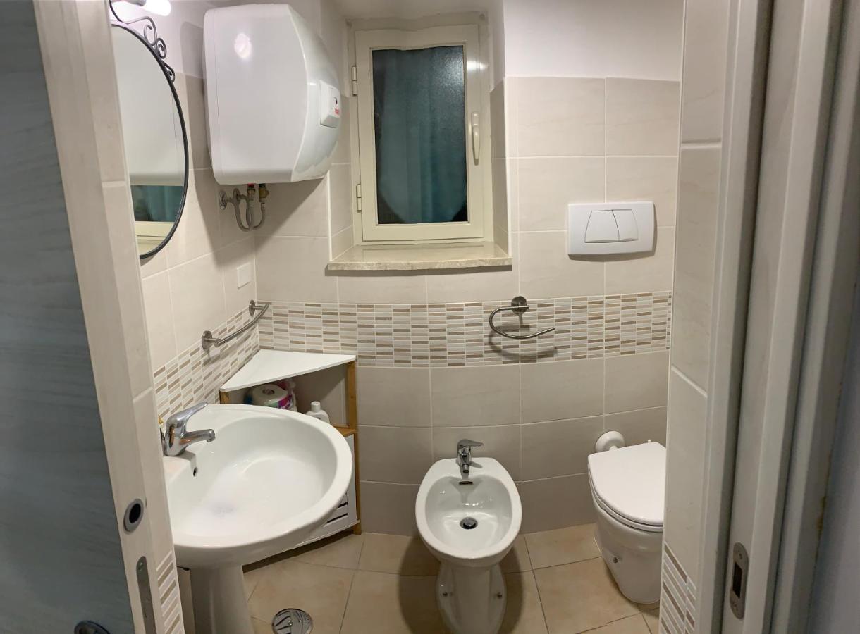 Casetta Blue House Gaeta Via Dell'Indipendenza מראה חיצוני תמונה